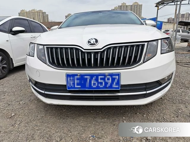 Skoda Octavia 2021 Белый из Китая, фото 3