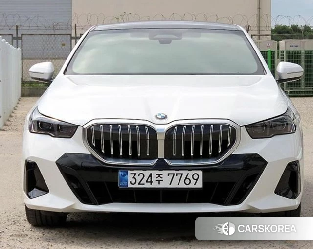 BMW 5 Series (G60) id 4584177 из Кореи 13