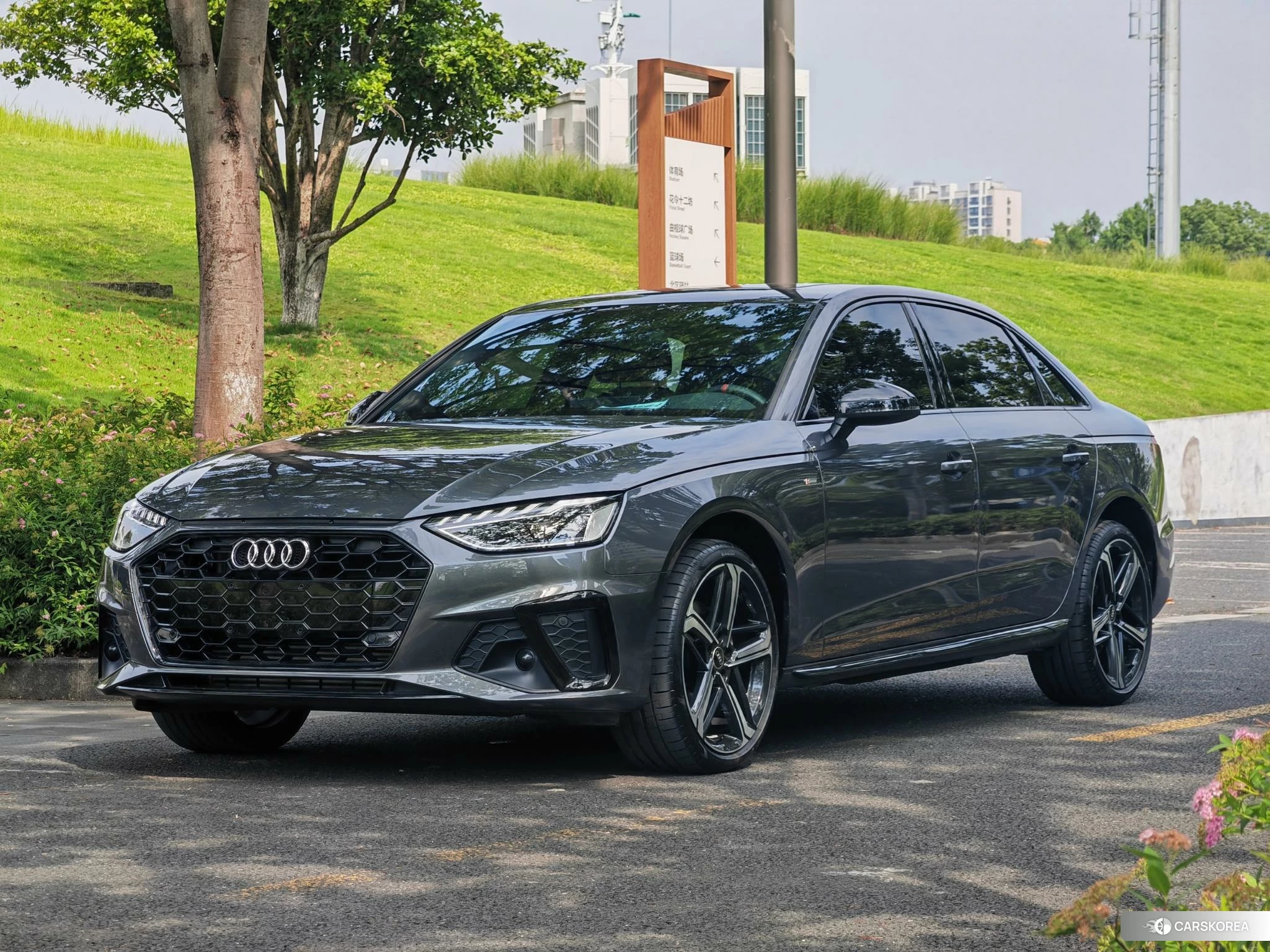 Audi A4L id 4514905 из Китая 14