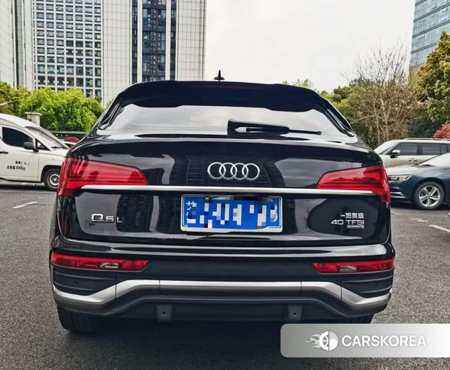 Audi Q5L Sportback 2022 Черный из Китая, фото 3