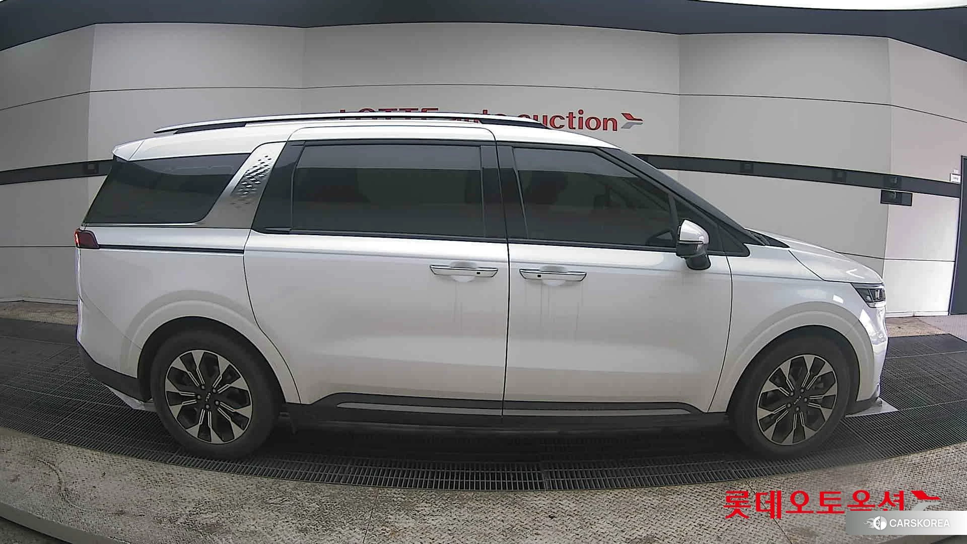 Kia Carnival id 3888290 из Кореи 23