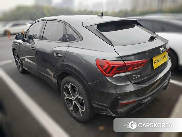 Audi Q3 Sportback 2023 Темно-серый из Китая, фото 3