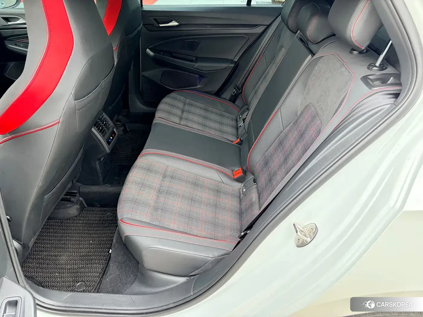 Volkswagen Golf 2022 Белый из Китая, фото 3