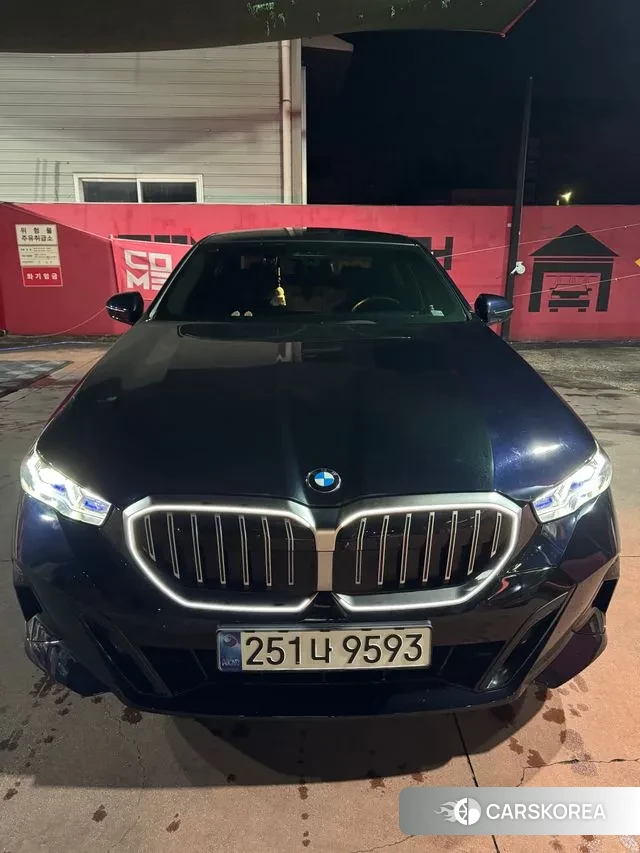 BMW 5 Series (G60) 2024 Черный из Кореи, фото 3