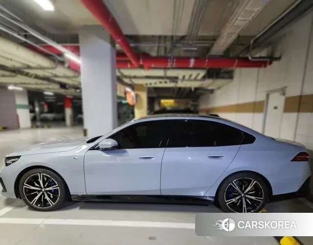 BMW 5 Series (G60) id 3732182 из Кореи 13