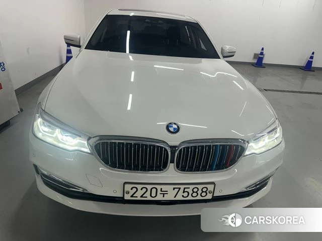 BMW 5 Series (G30) 2018 Белый из Кореи, фото 5