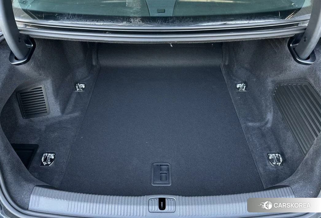 Audi A8 id 4467880 из Китая 11