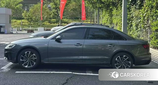 Audi A4L 2023 Темно-серый из Китая, фото 3