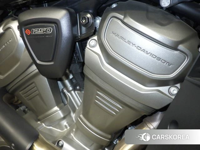 Engine photo
