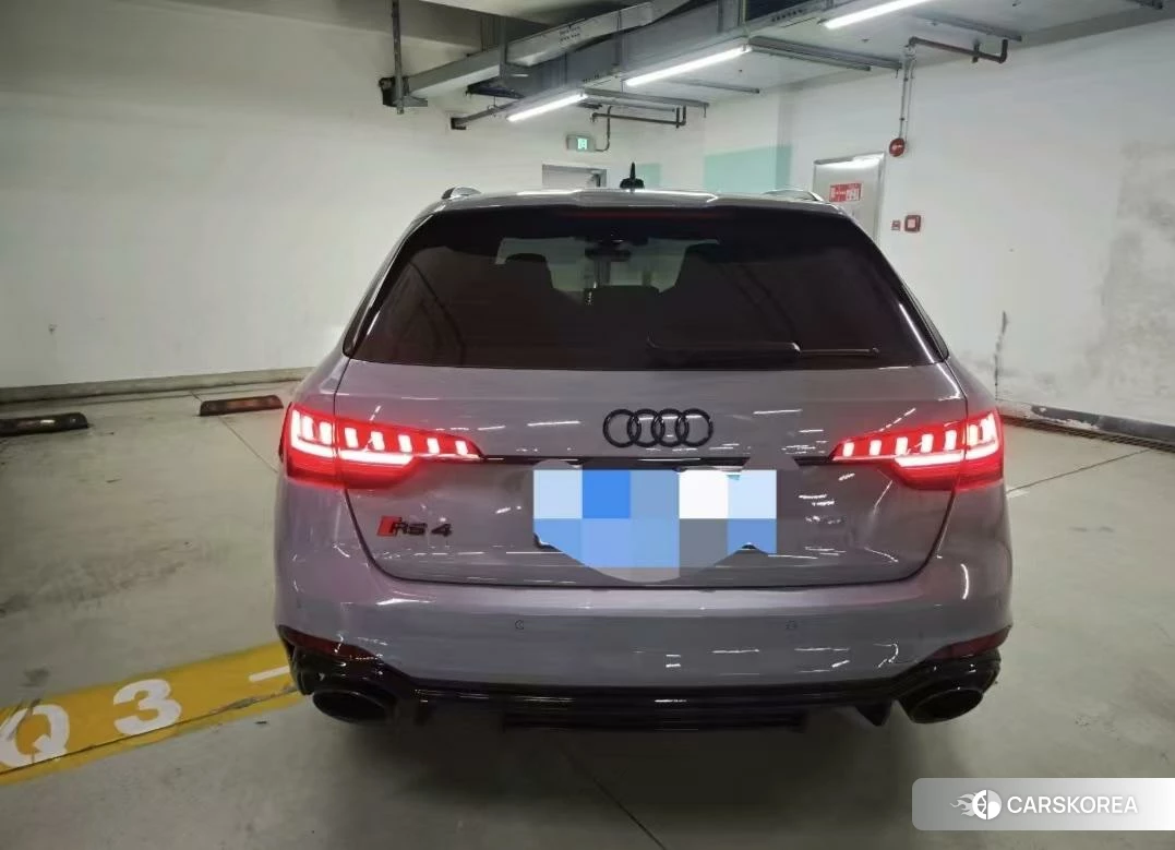 Audi RS 4 2023 Серебристо-серый из Китая, фото 3