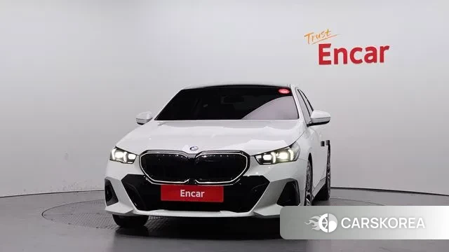 BMW 5 Series (G60) id 2993074 из Кореи 13