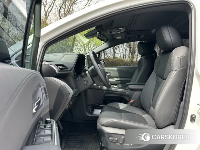Toyota Saina id 4257693 из Китая 9
