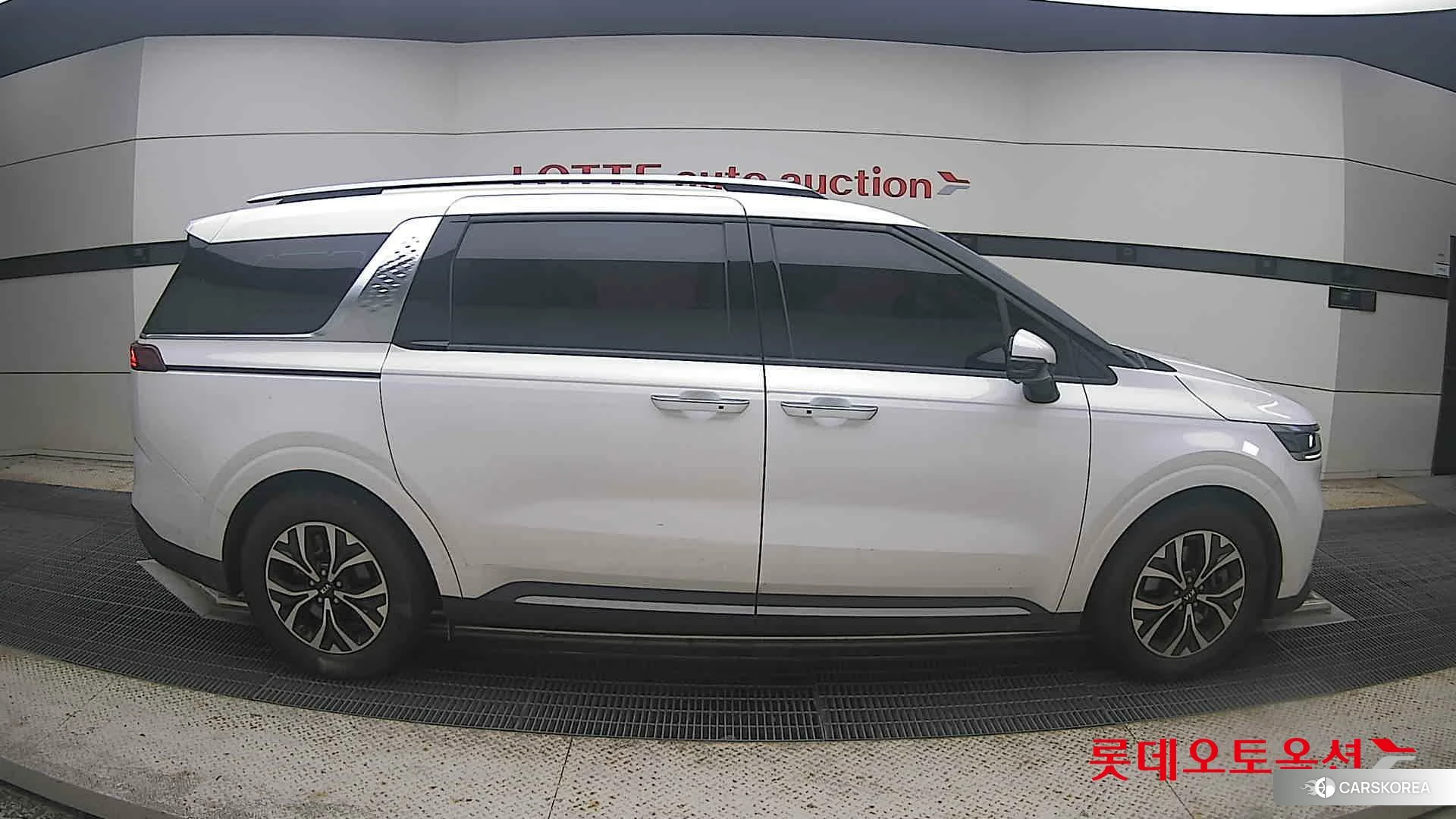 Kia Carnival id 4902373 из Кореи 23