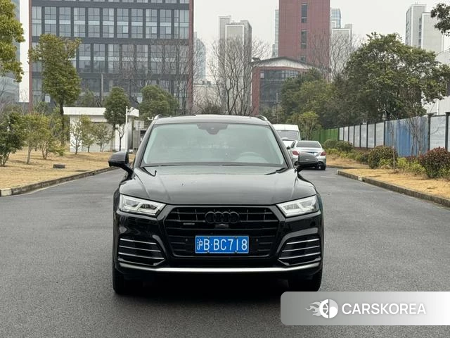 Audi Q5L 2021 Черный из Китая, фото 6