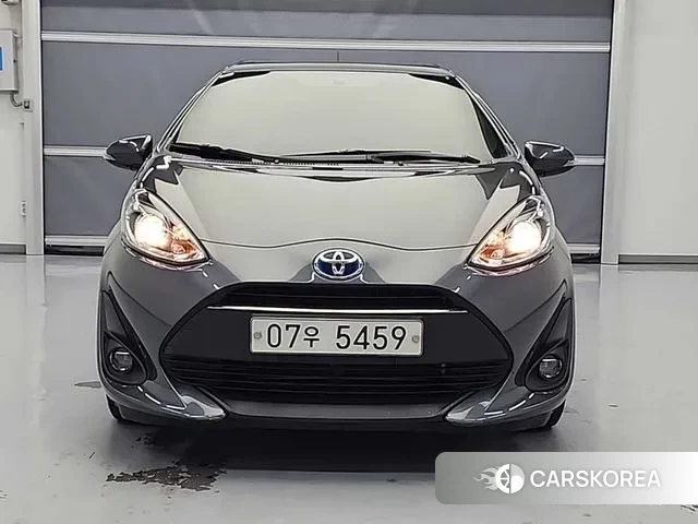 Toyota Prius C id 3703903 из Кореи 13