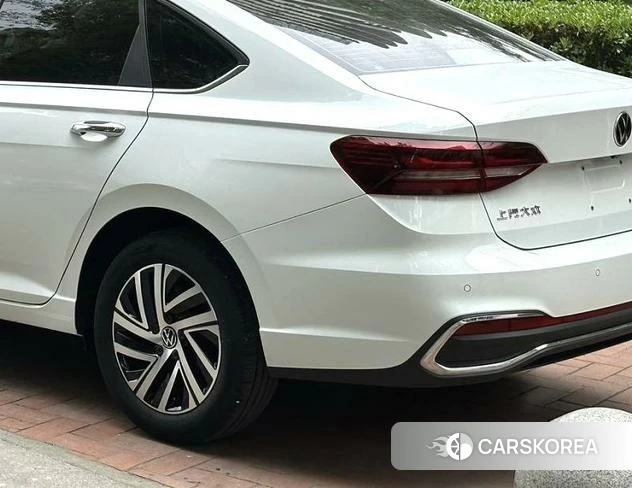 Volkswagen Lavida 2022 Белый из Китая, фото 3