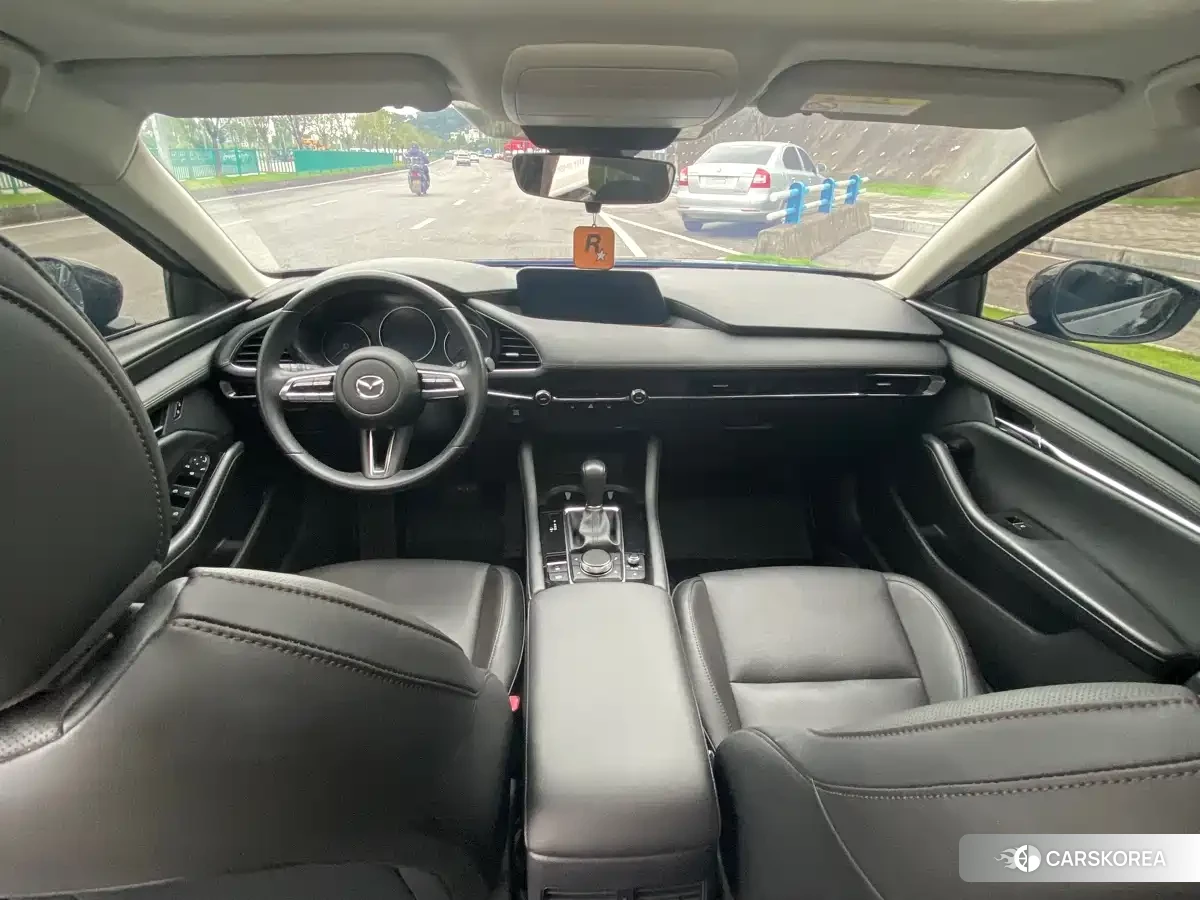 Mazda 3 2021 Черный из Китая, фото 3