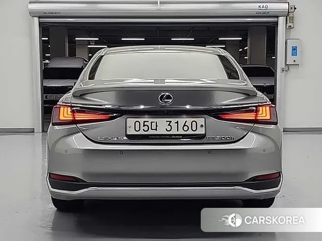 Lexus ES300h 7th generation id 3034119 из Кореи 11