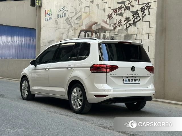 Volkswagen Touran L 2021 Белый из Китая, фото 6