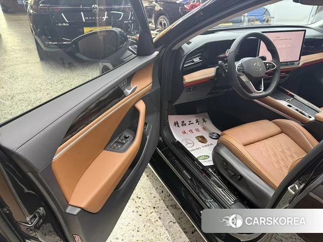 Volkswagen Magotan 2025 Черный из Китая, фото 3