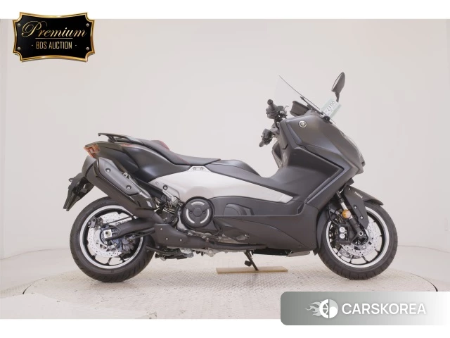 Yamaha T-MAX 560 2026 из Японии