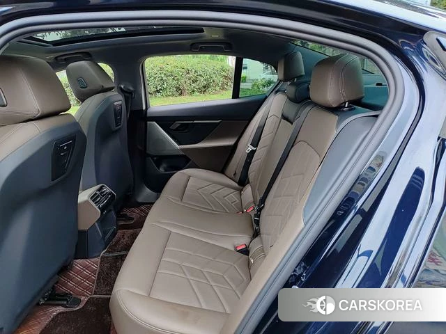 BMW 5 series (imported) 2025 Черный из Китая, фото 3