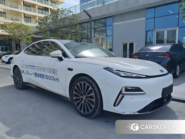 Geely Galaxy Galaxy Sparkle 8 PHEV 2025 Белый из Китая, фото 3