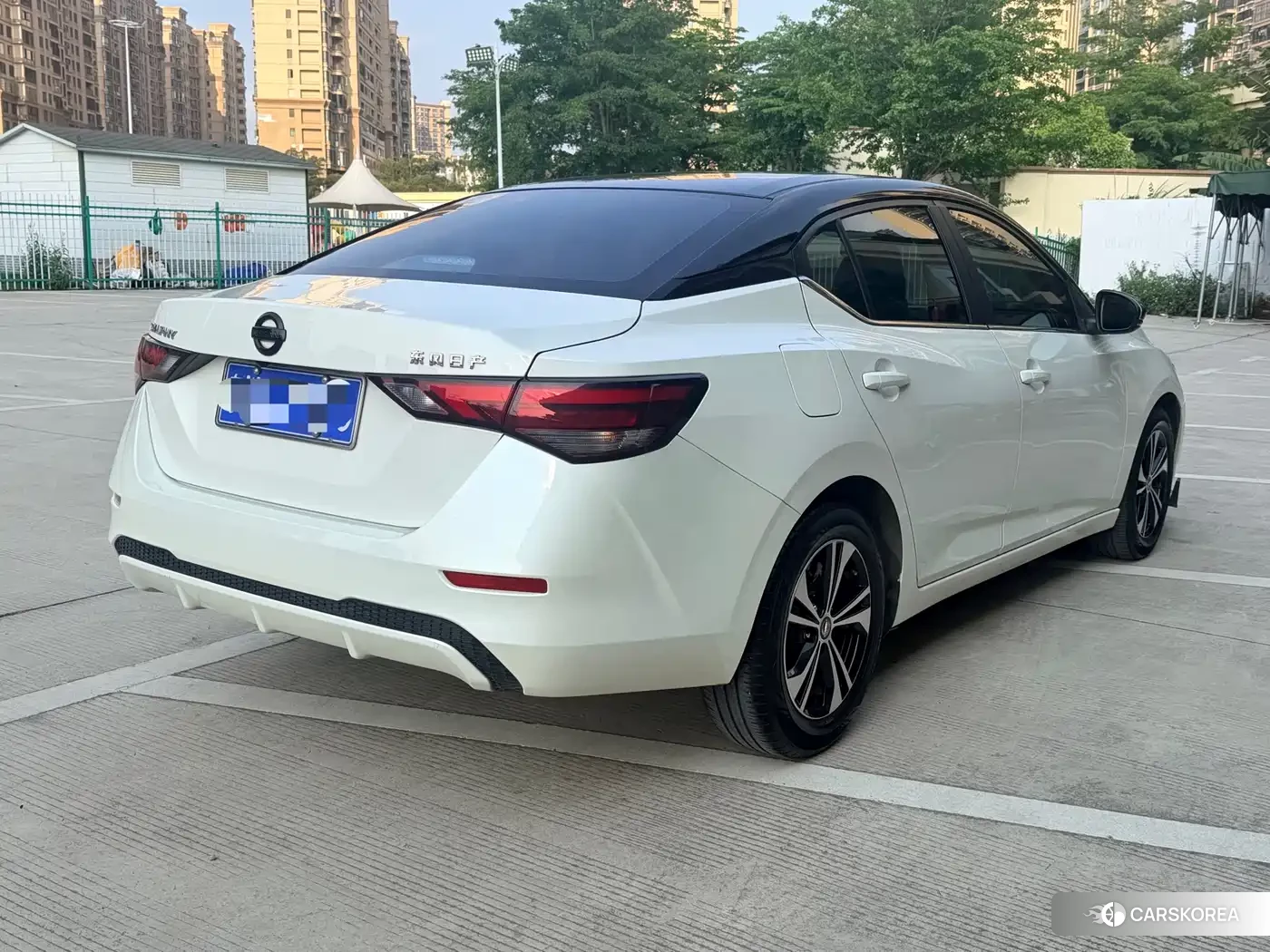 Nissan Sylphy 2022 Белый из Китая, фото 3