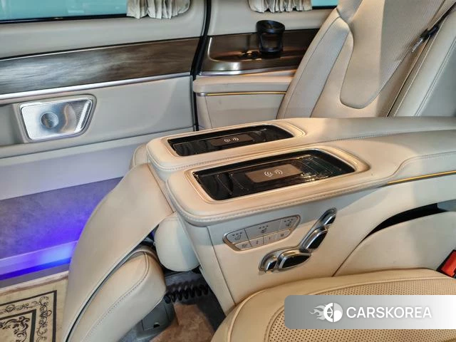 Mercedes-Benz V-class 2024 Черный из Китая, фото 3