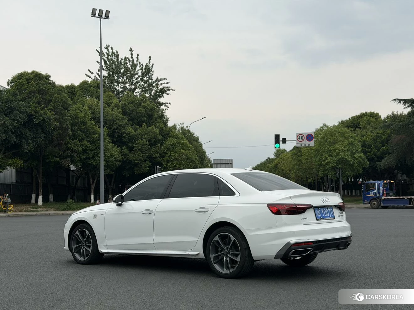 Audi A4L 2021 Белый из Китая, фото 3