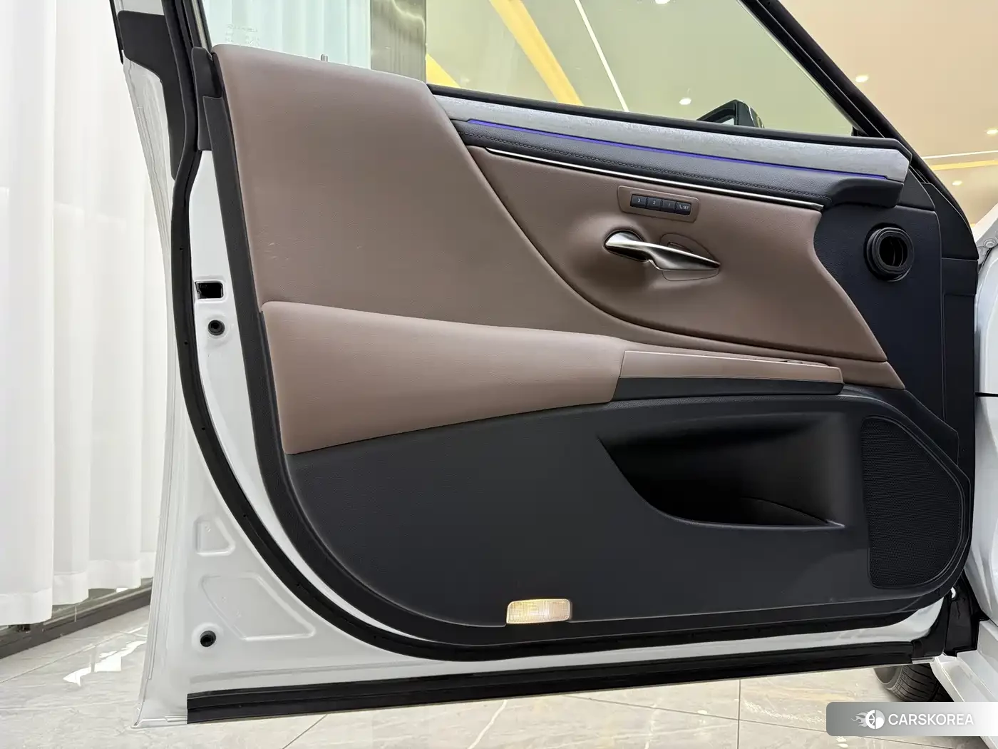Lexus ES 2025 Белый из Китая, фото 5