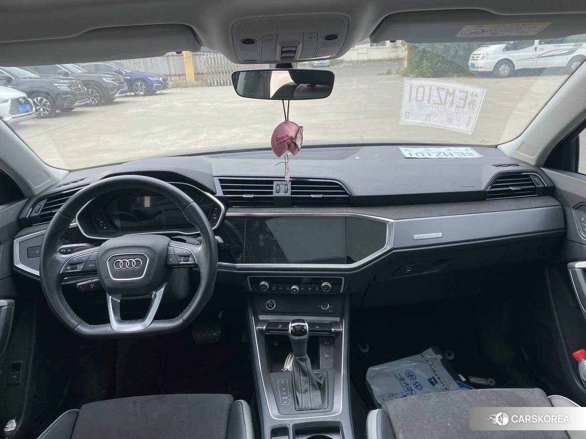 Audi Q3 2021 Темно-серый из Китая, фото 4