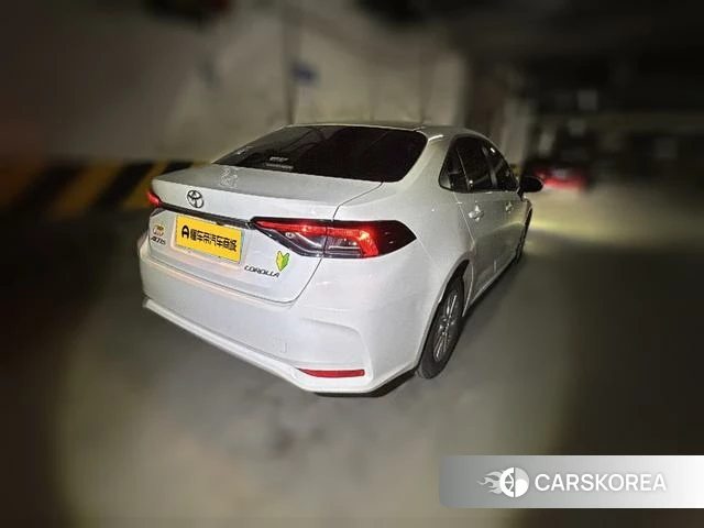 Toyota Corolla 2021 Белый из Китая, фото 3