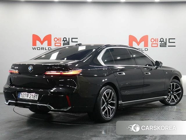 BMW 7 Series (G70) 2024 Черный из Кореи, фото 5
