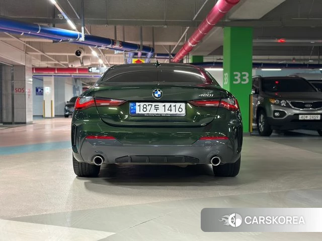 BMW 4 Series (G22) 2022 Темно-зеленый из Кореи, фото 5