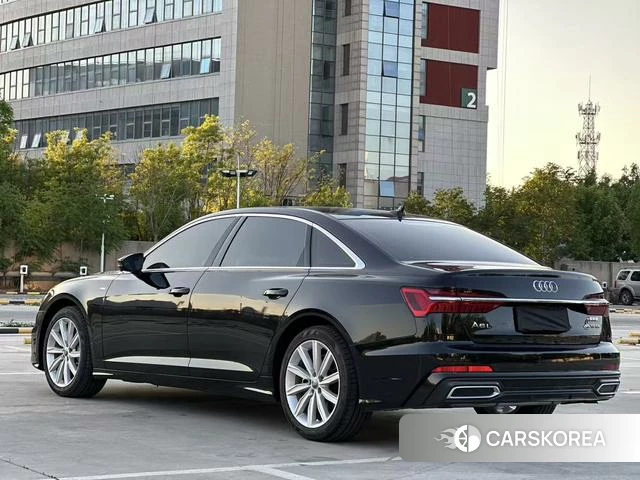Audi A6L id 4299784 из Китая 8