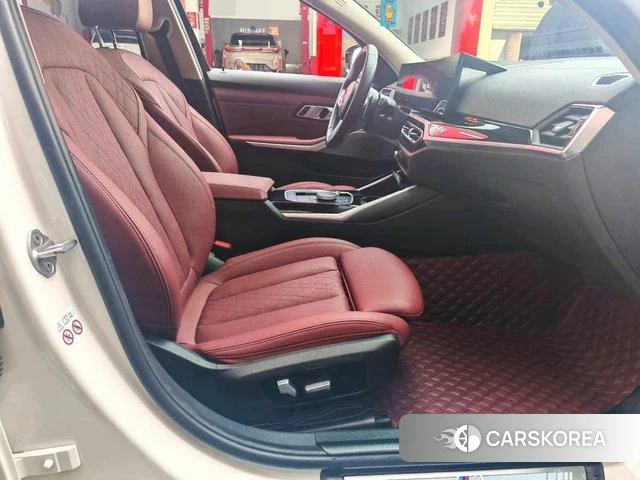 BMW 3 series 2023 Белый из Китая, фото 3