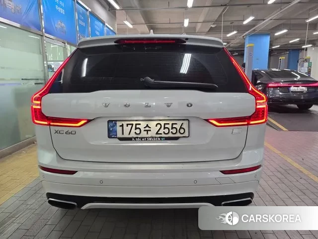 Volvo XC60 second Generation 2021 Белый из Кореи, фото 3