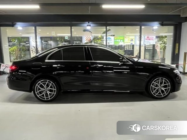 Mercedes-Benz E-Class W213 2023 Черный из Кореи, фото 3