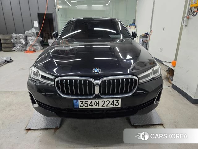 BMW 5 Series (G30) 2022 Черный из Кореи, фото 3