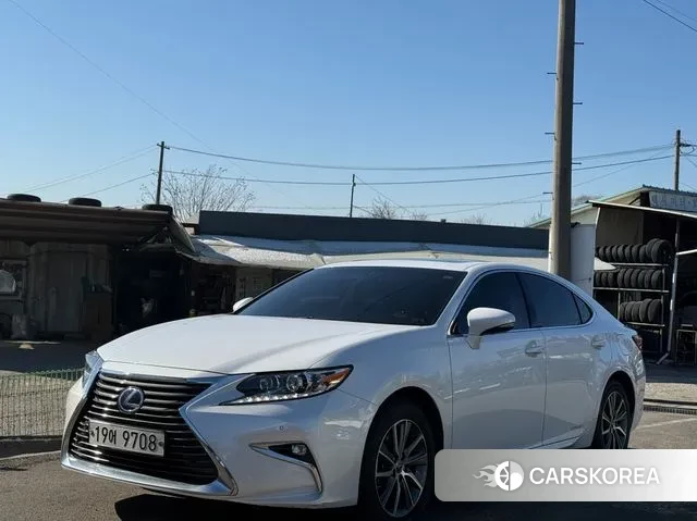 Lexus New ES300h id 3612810 из Кореи 8