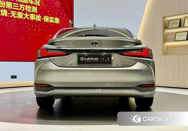 Lexus ES id 4260152 из Китая 12