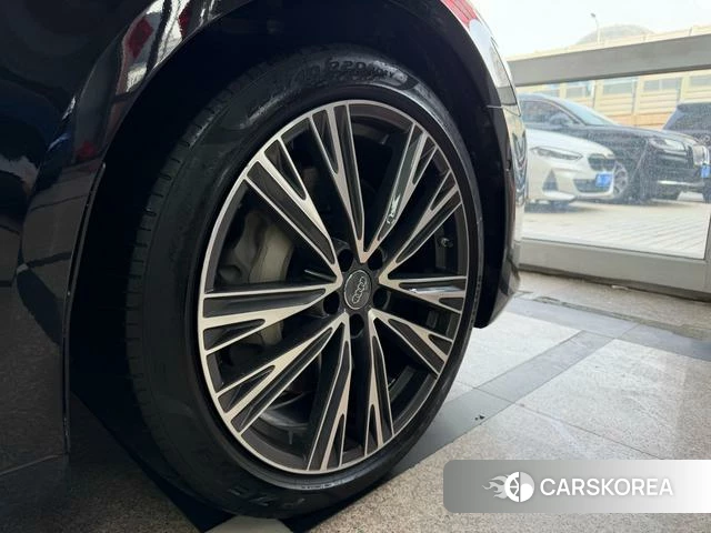 Audi A6L id 4321280 из Китая 23
