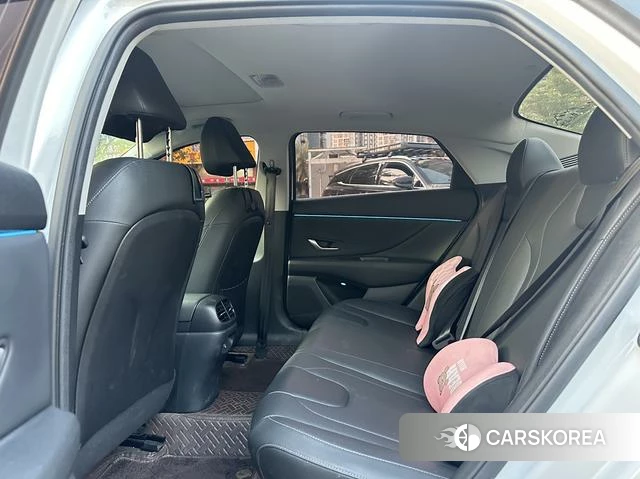 Hyundai Elantra 2024 Белый из Китая, фото 3