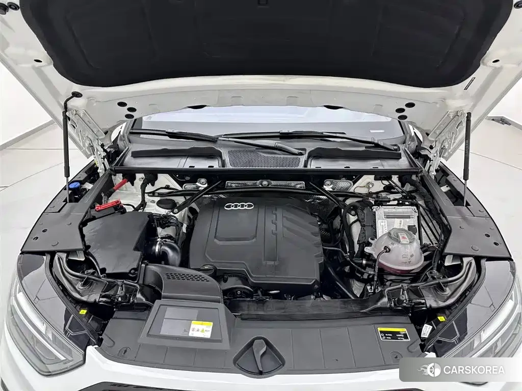 Audi Q5L id 4629610 из Китая 22