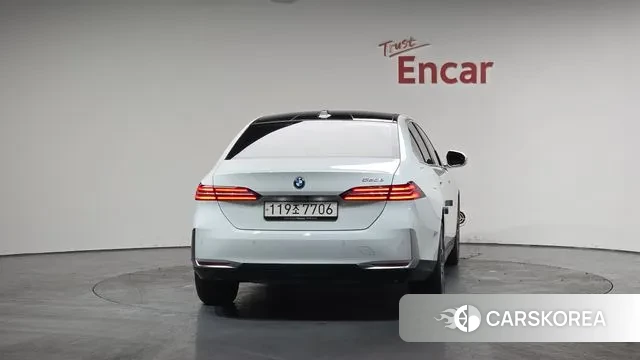 BMW 5 Series (G60) id 3610048 из Кореи 13