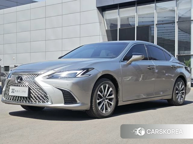 Lexus ES id 4258979 из Китая 18