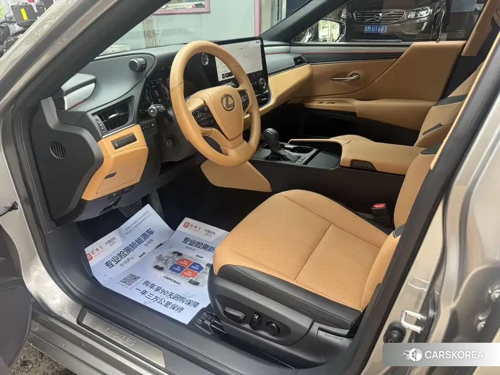 Lexus ES 2025 Champagne/brown из Китая, фото 3