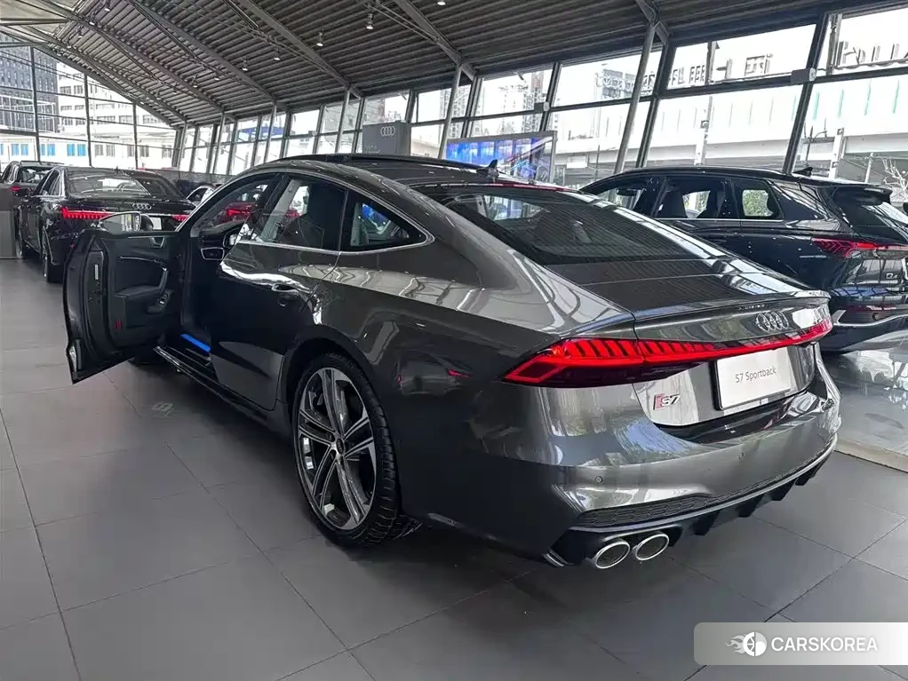 Audi S7 2025 Silver/gray из Китая, фото 3
