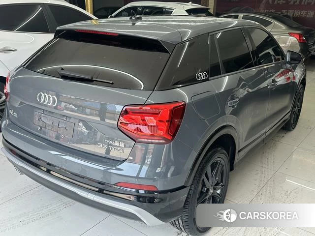 Audi Q2L 2021 Темно-серый из Китая, фото 3